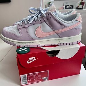 Nike Dunk Low Easter 2022 (women’s 9 / men’s 7.5)